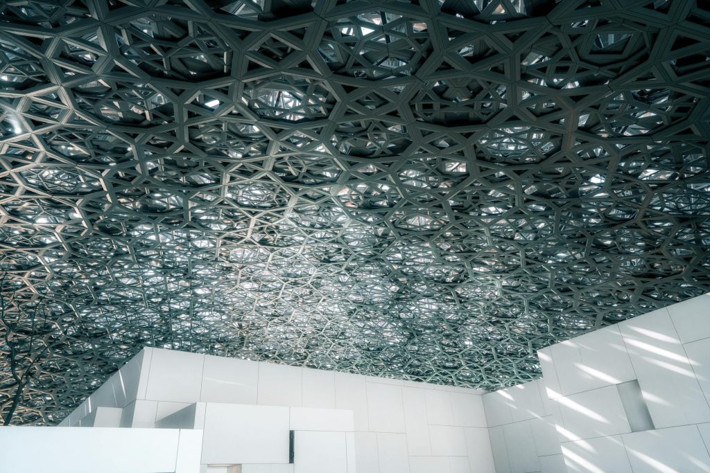 O Futuro dos Empréstimos Pessoais: Análise das Soluções Digitais do Emirates NBD ao First Abu Dhabi Bank - Como solicitar emprétimo online nos Emirados Arabes Unidos?