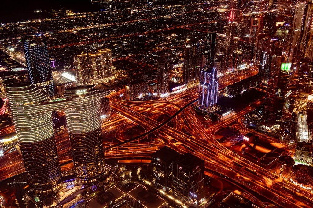 Trabalhar em Dubai: As 10 Melhores Empresas Para Construir Sua Carreira, de Emaar a DP World - Melhores oportunidades de emprego nos Emirados Arabes Unidos