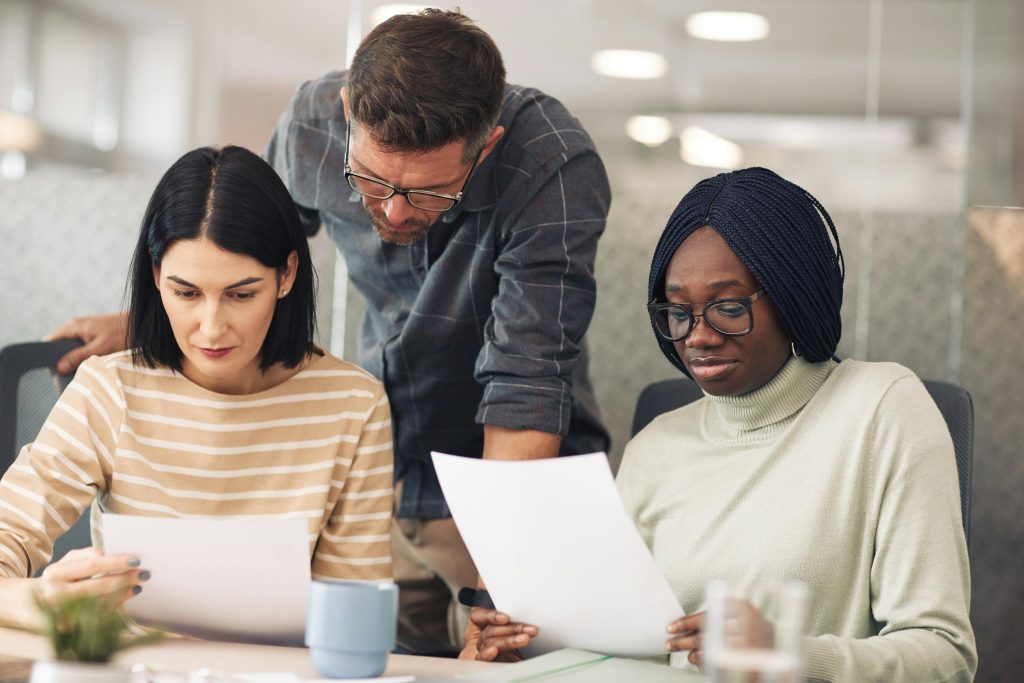 Oportunidades de Carreira em 2026: Como as Gigantes dos EAU, como Emirates Airline e Etihad Airways, Estão Moldando o Mercado de Trabalho - Melhores oportunidades de emprego em 2026 nos Emirados Árabes Unidos