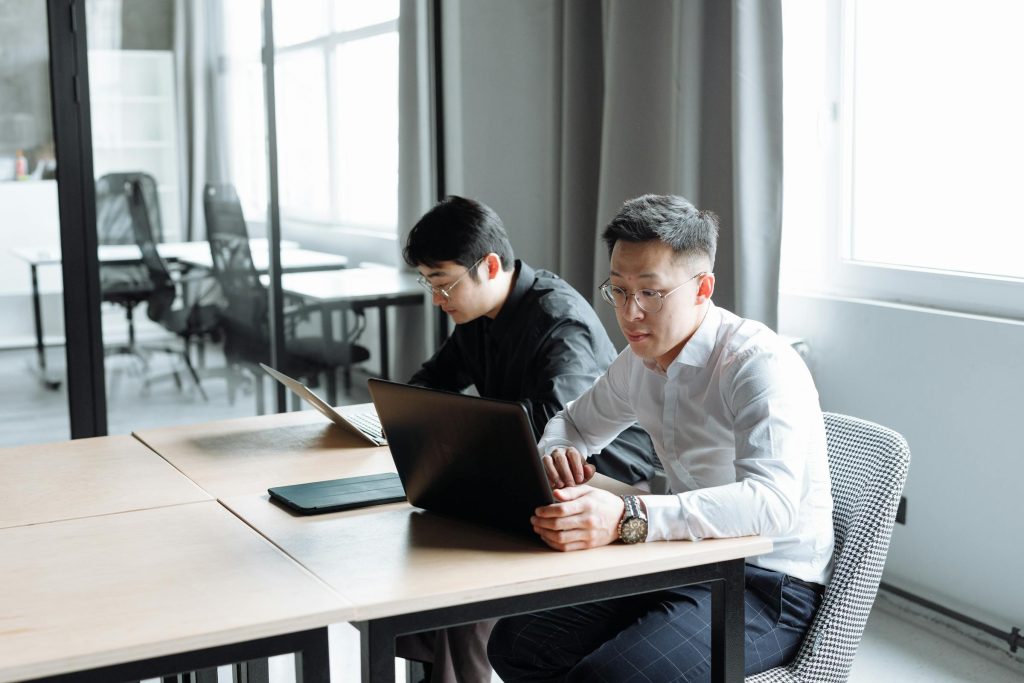 Inovação e Sustentabilidade: Como Empresas Dinamarquesas como Ørsted e Vestas Estão Transformando o Mercado de Trabalho - Melhores oportunidades de emprego na Dinamarca